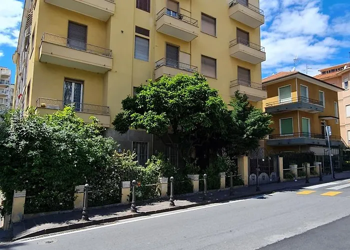Casa Stella Centro Foce 200 Mt Dalla Passeggiata Imperatrice San Remo